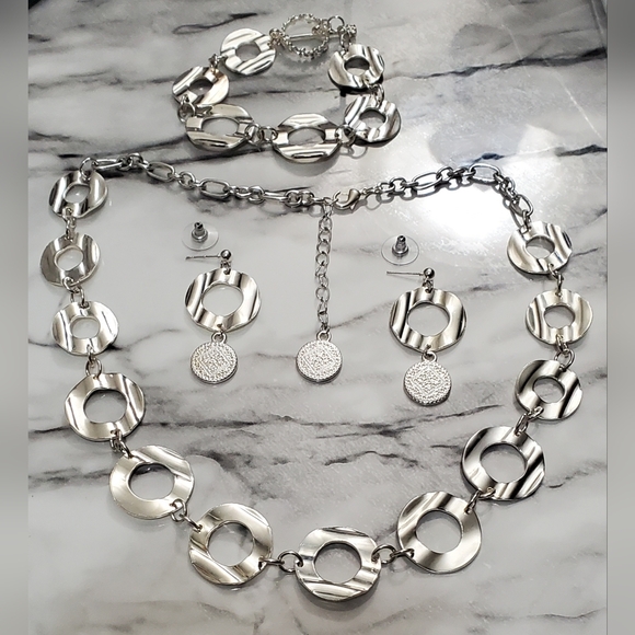 Handmade Statement Set - Picture 2 of 9